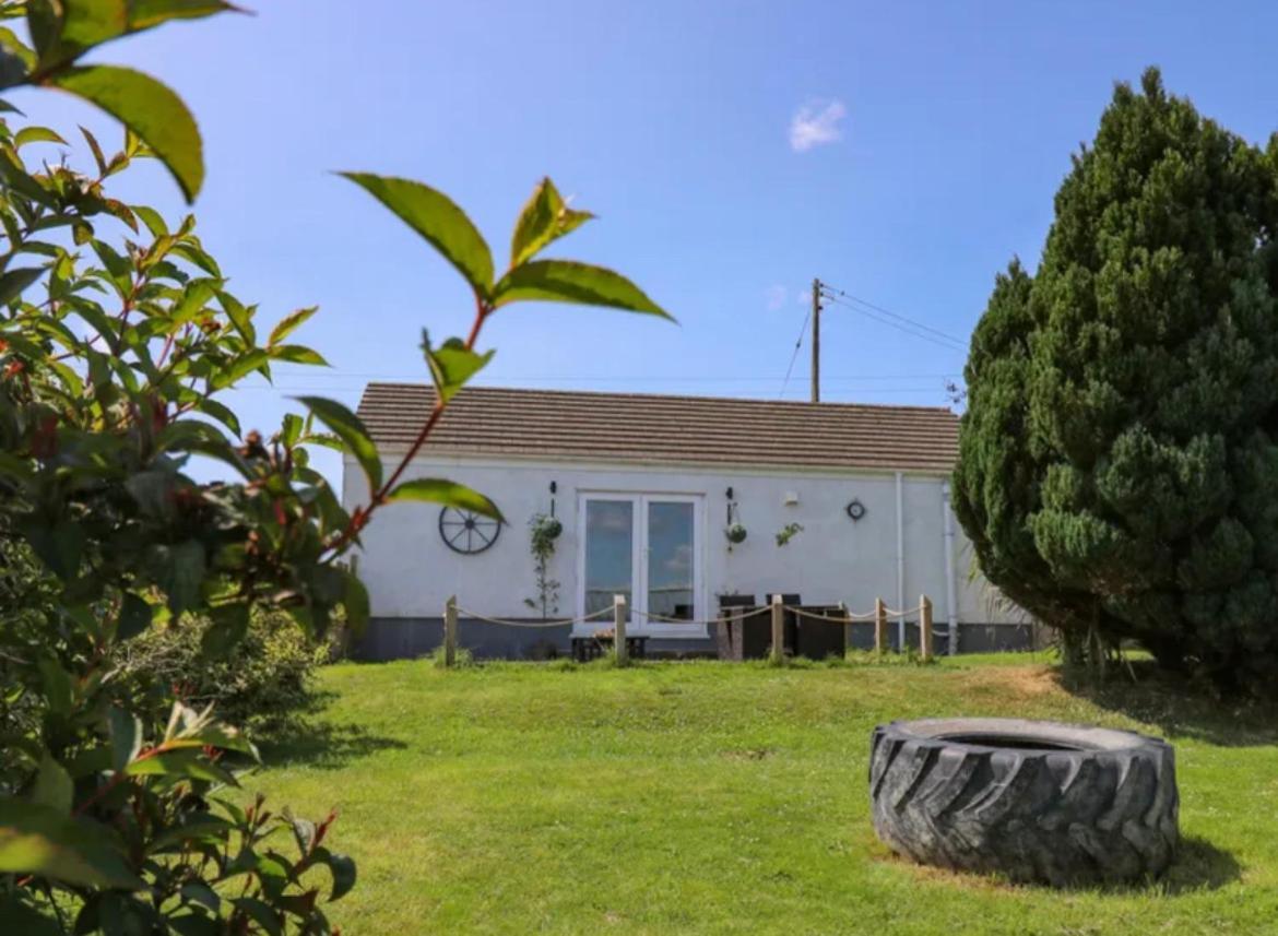 1 Bedroom Holiday Let In The Heart Of West Wales Καρμάρθεν Εξωτερικό φωτογραφία